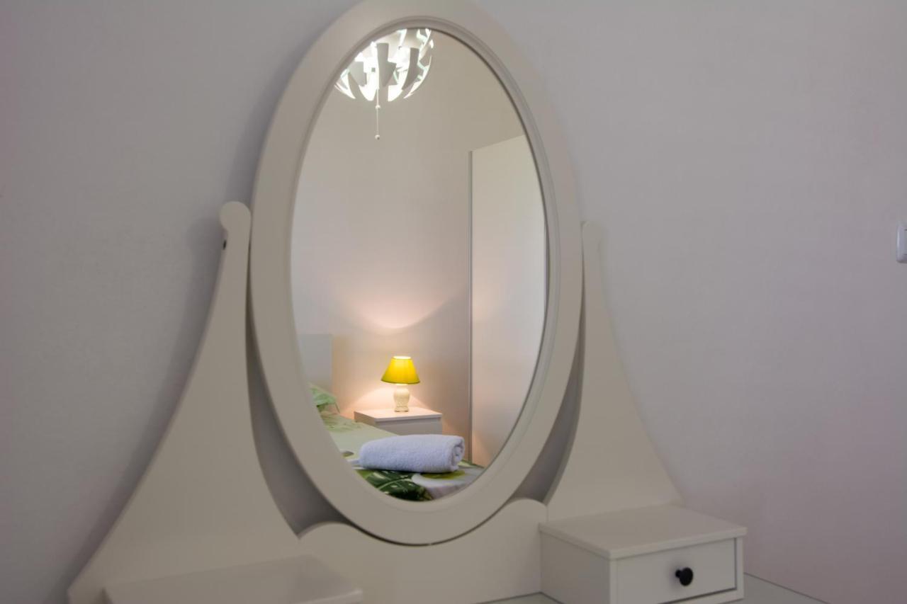 Lux Apartman S Pogledom Na More Trogir Buitenkant foto