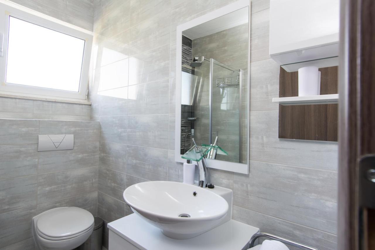 Lux Apartman S Pogledom Na More Trogir Buitenkant foto