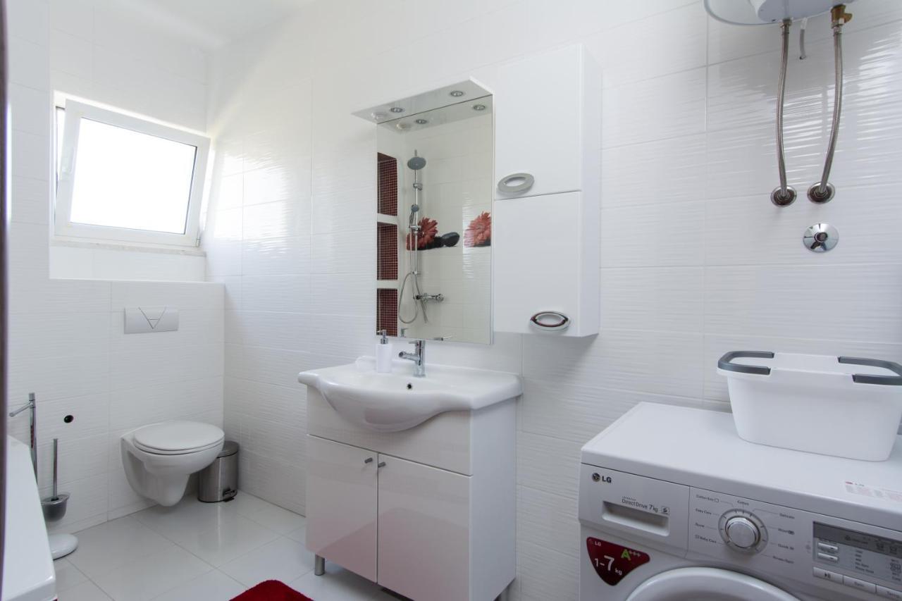 Lux Apartman S Pogledom Na More Trogir Buitenkant foto